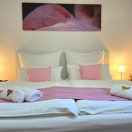Happy Homes Pink - Up To 5 - Kueche - W-Lan - Netflix - Honig - Badewanne Nidda Екстер'єр фото