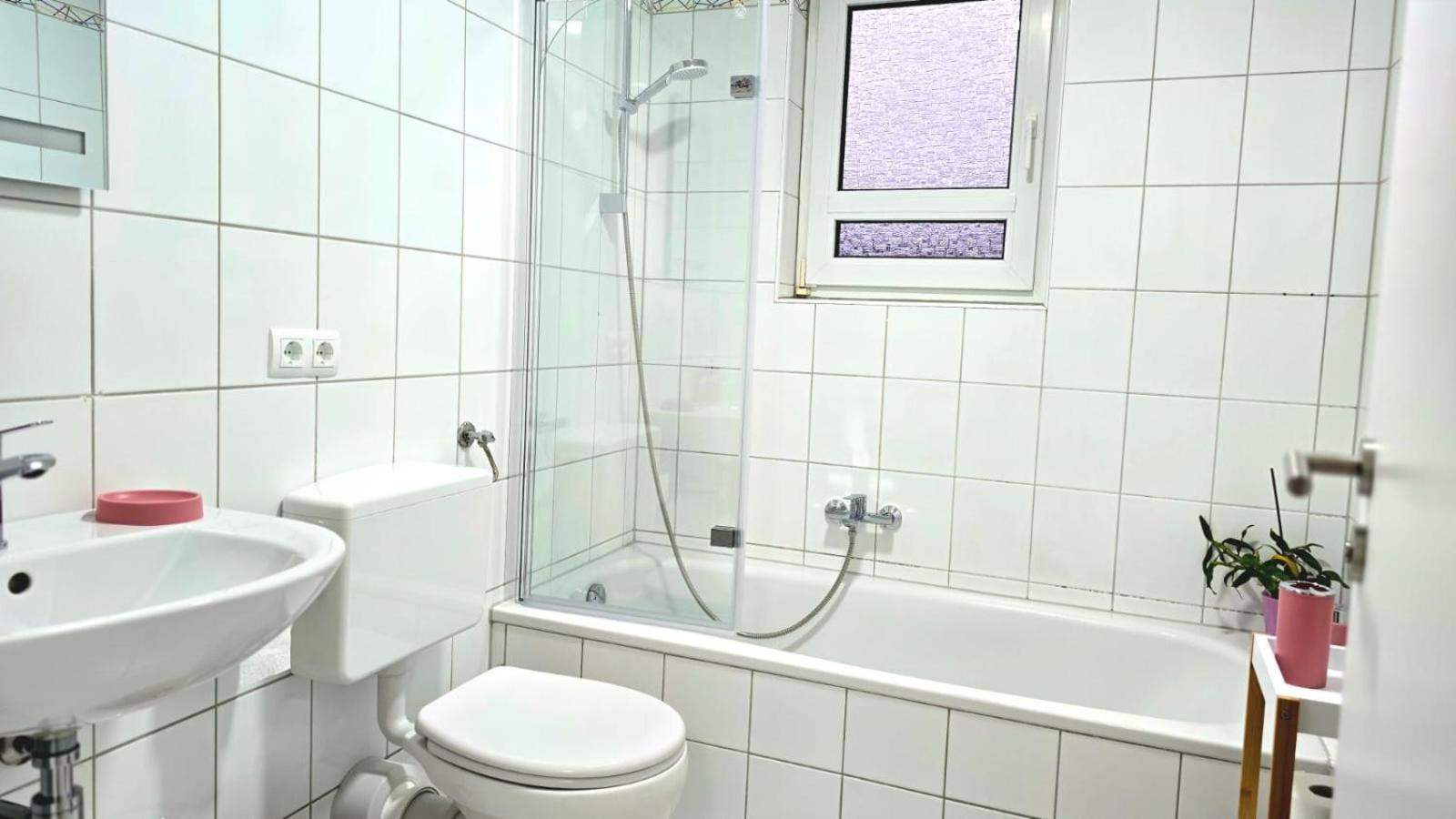 Happy Homes Pink - Up To 5 - Kueche - W-Lan - Netflix - Honig - Badewanne Nidda Екстер'єр фото